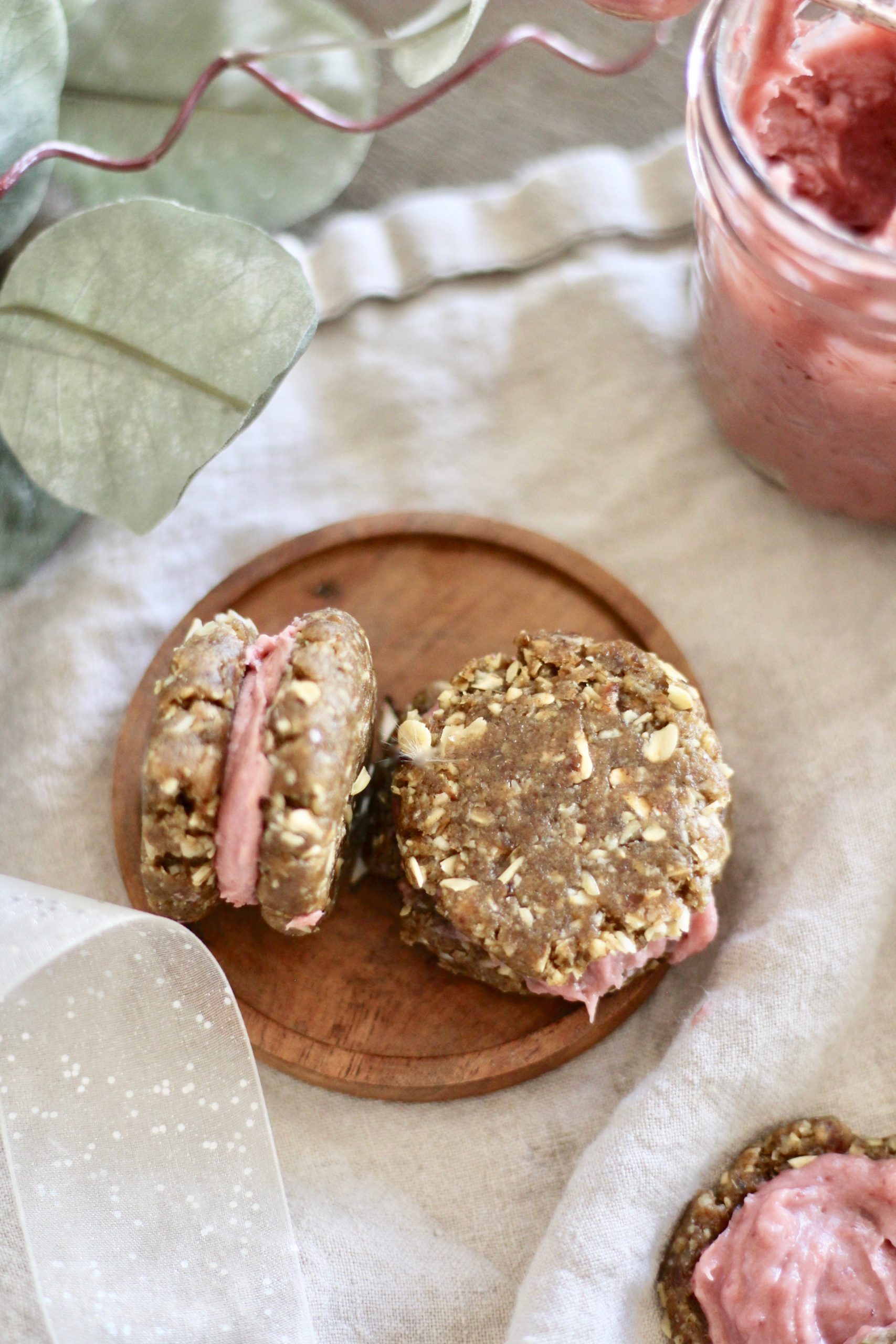 raw strawberries and cream cookies